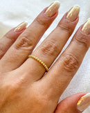 Anel Regulável Mini Bolinhas - Semijoia Banhado em Ouro 18k